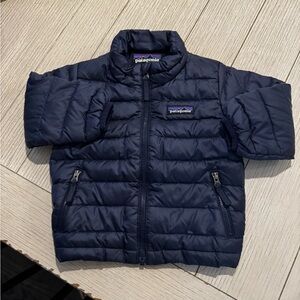 Kids Patagonia navy puff coat size 6-12 months (runs large)